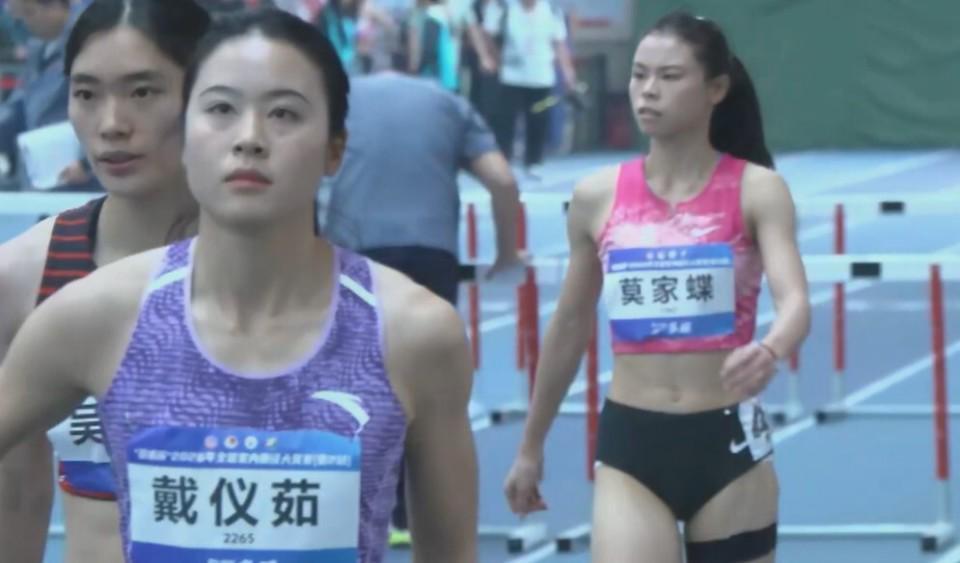 吴艳妮决赛退赛！400米栏名将莫家蝶8秒21跨项夺60米栏冠军